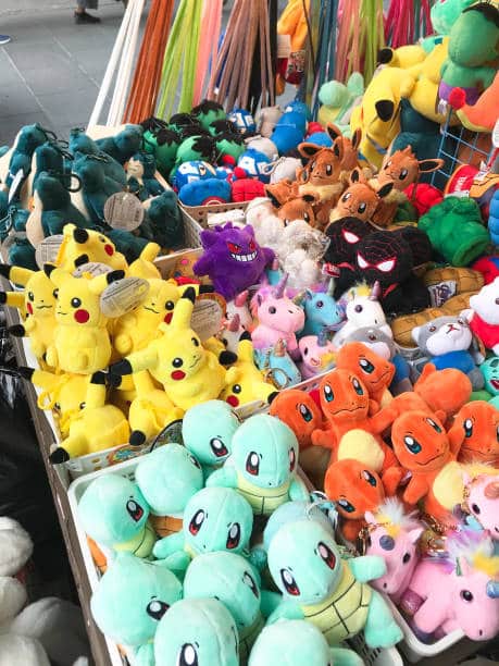 Lot de figurines POP Pokemon - , les ventes publiques